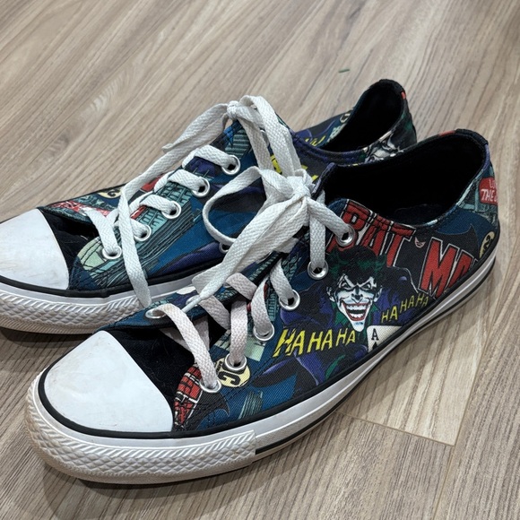 Converse DC Batman Comic Print Canvas Sneakers size 8 men/ 10 women - Picture 2 of 9
